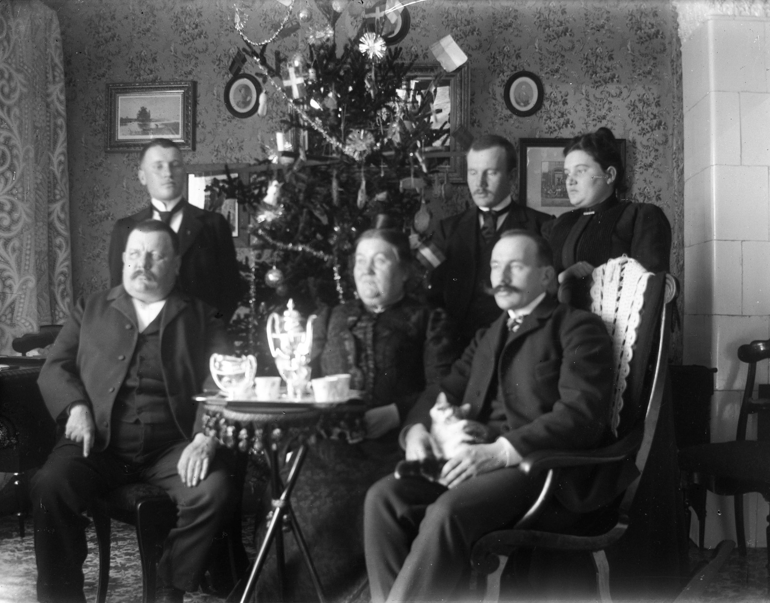 Joulun viettäjiä 1900-luvun alussa.